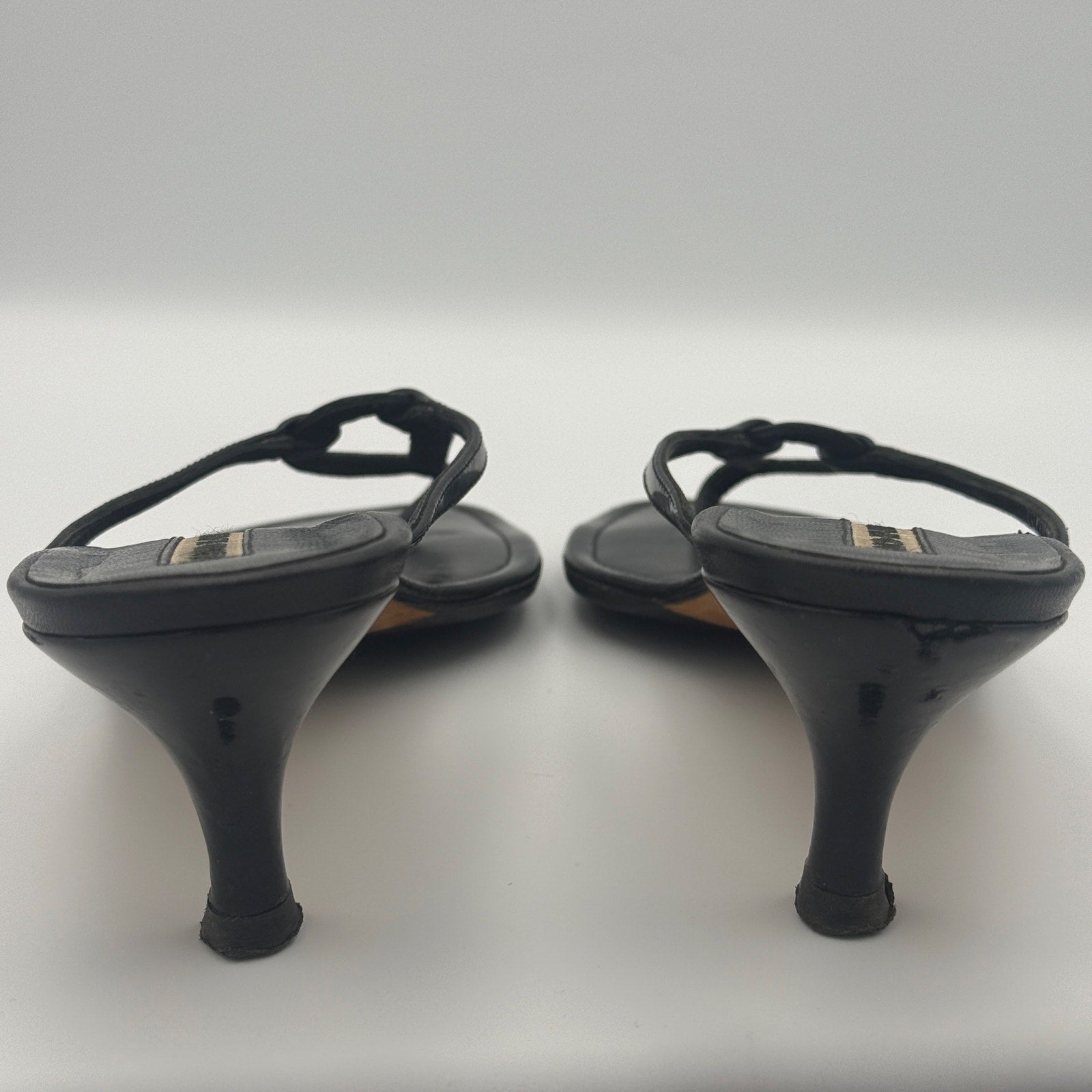 Vintage Manolo Blahnik Thong Sandal Kitten Heel in Black Patent Leather